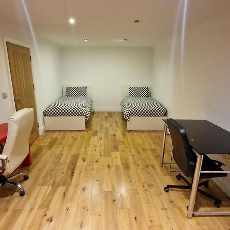 Comfort Sleep - Rooms With Shared Facilities Windsor Luaran gambar