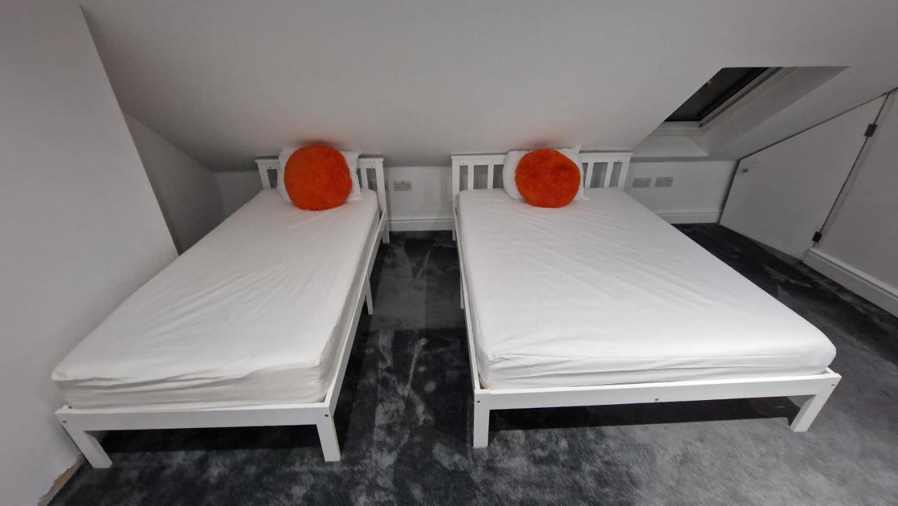 Comfort Sleep - Rooms With Shared Facilities Windsor Luaran gambar