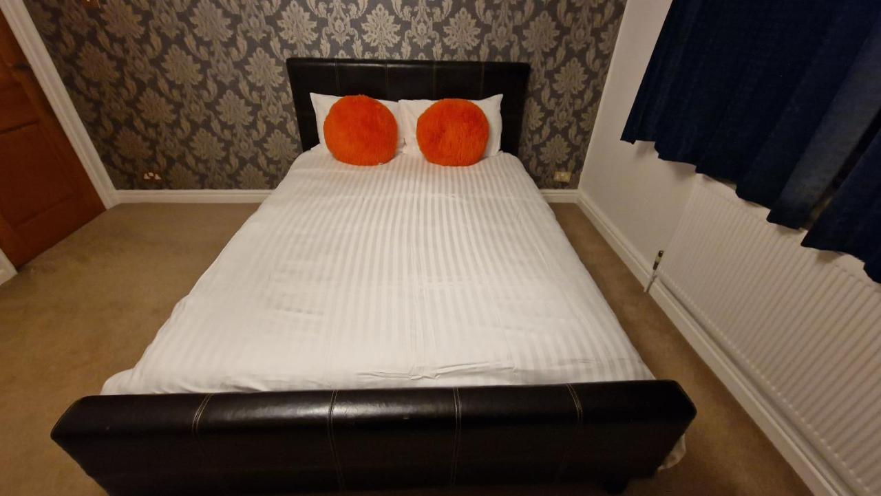 Comfort Sleep - Rooms With Shared Facilities Windsor Luaran gambar