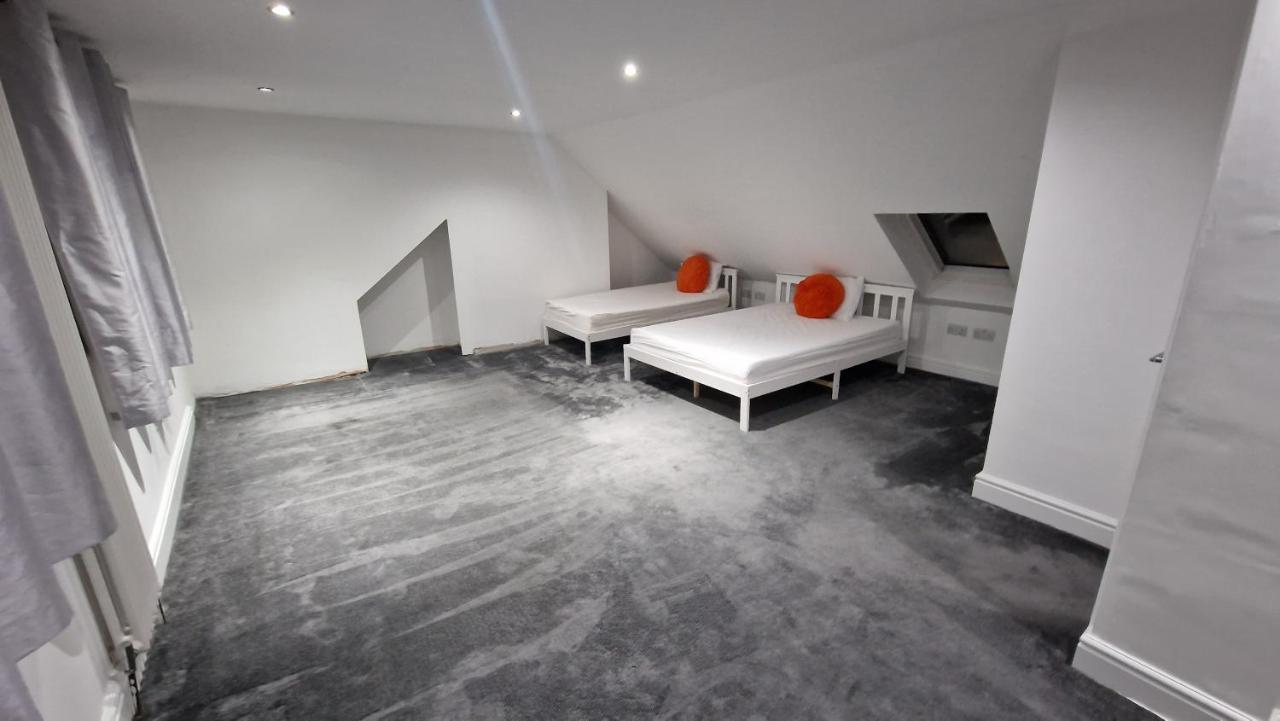 Comfort Sleep - Rooms With Shared Facilities Windsor Luaran gambar