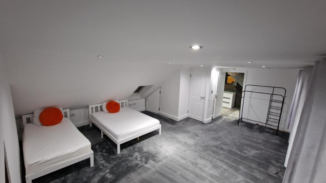 Comfort Sleep - Rooms With Shared Facilities Windsor Luaran gambar