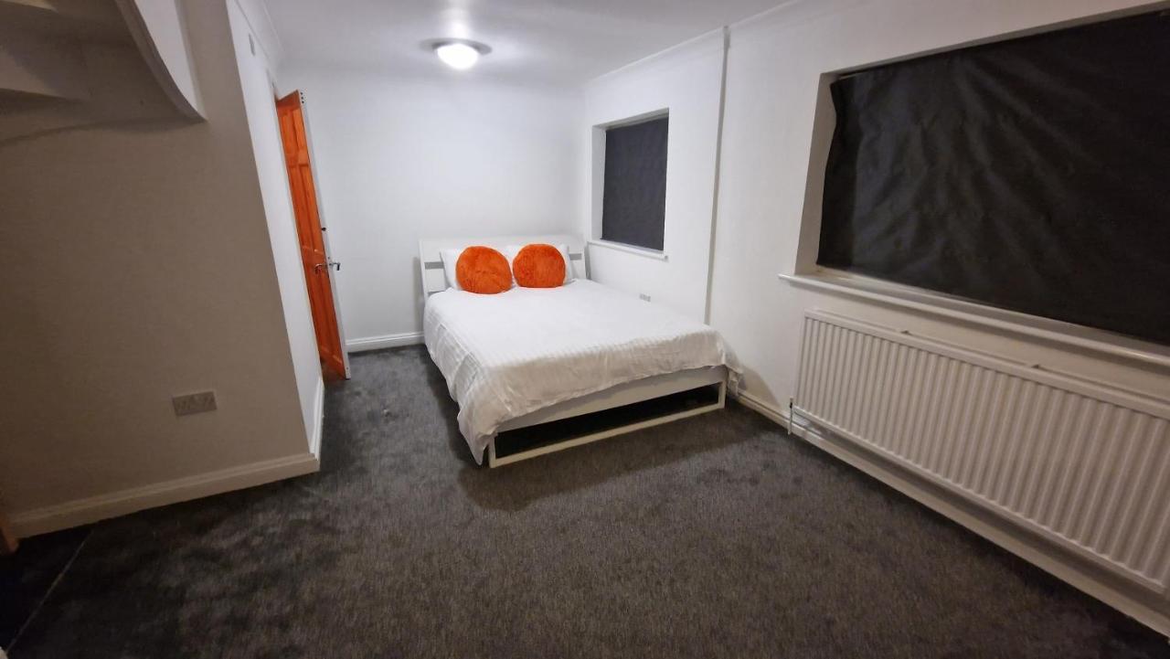 Comfort Sleep - Rooms With Shared Facilities Windsor Luaran gambar