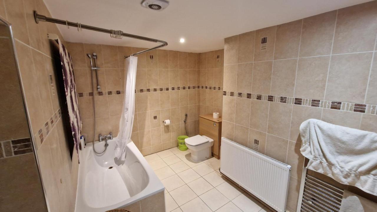 Comfort Sleep - Rooms With Shared Facilities Windsor Luaran gambar