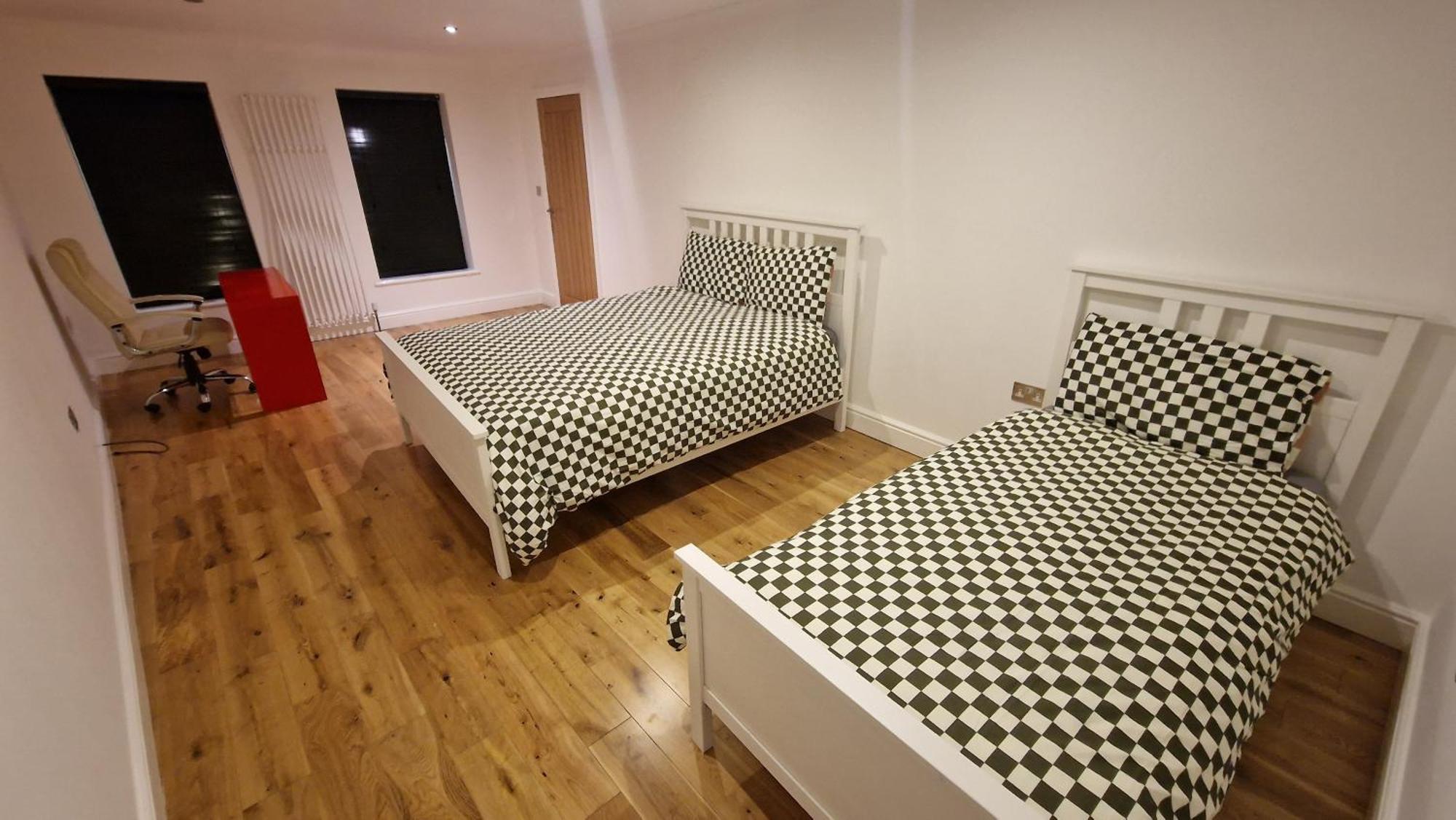 Comfort Sleep - Rooms With Shared Facilities Windsor Luaran gambar